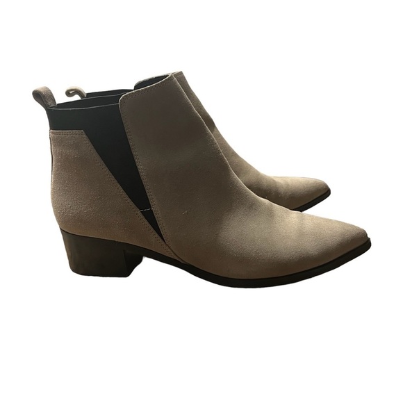 MARC FISHER Suede Western Yale Chelsea Boot in Camel Tan Size 8M - Picture 1 of 8